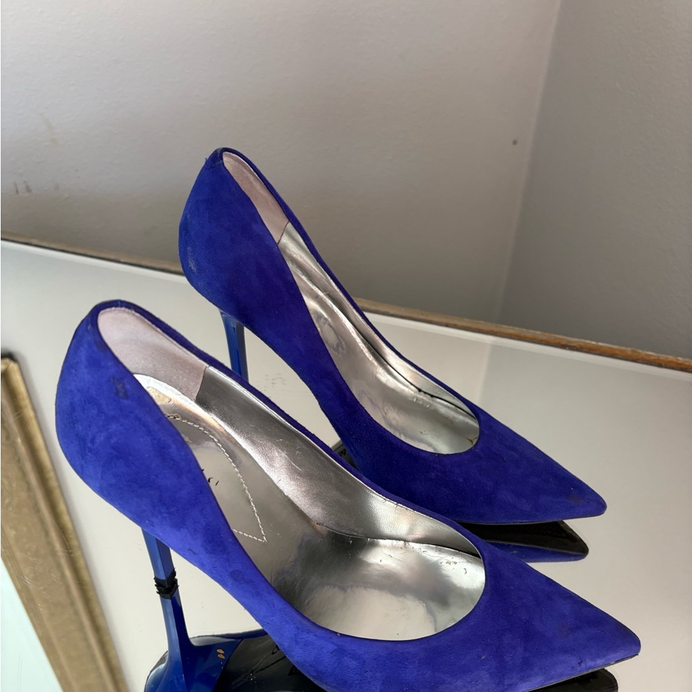 Guess Royal Pointed-Toe Suede Pumps - Picture 3 of 6